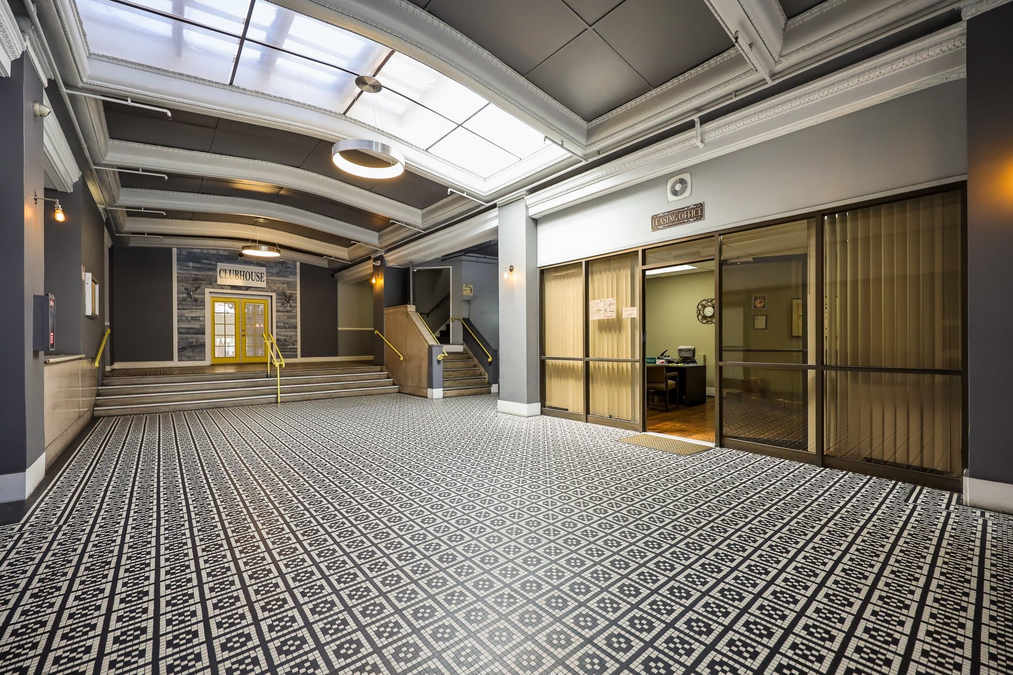 Los Angeles Apartment: 729 S Union Ave