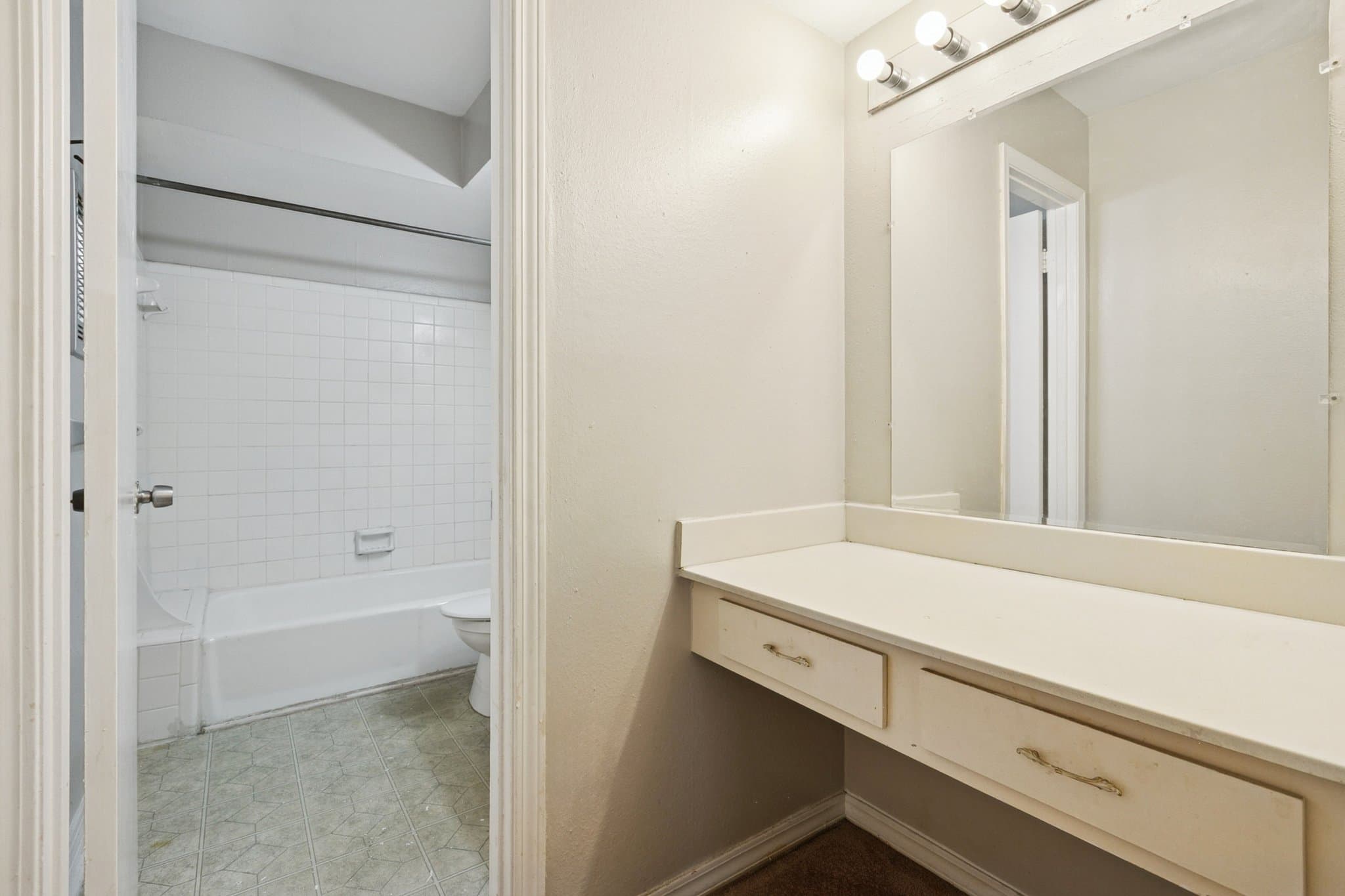 Metairie Townhome: 4001 Georgetown Dr