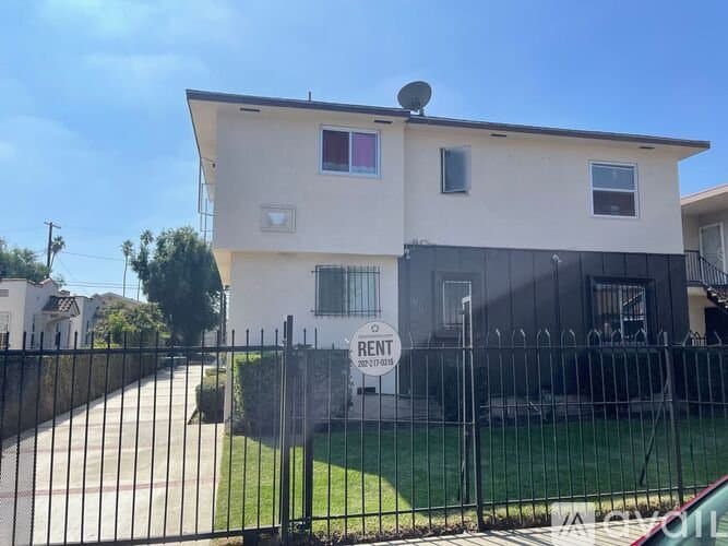 Los Angeles Apartment: 916 W 84th Street Apt#10