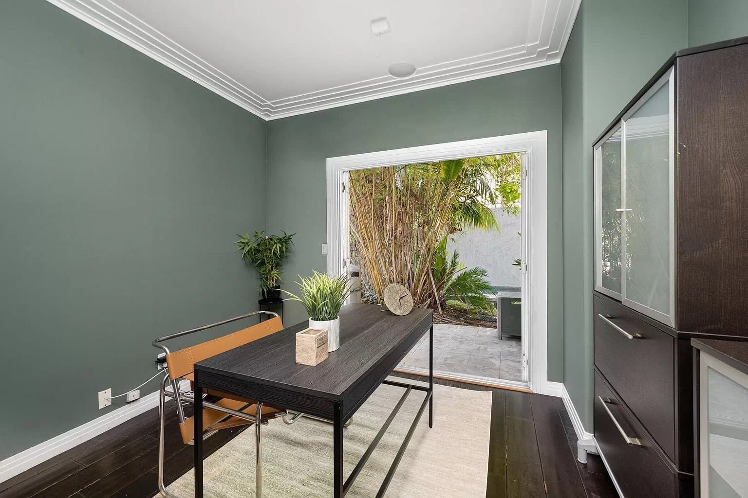 Sherman oaks House: 15316 Del Gado Drive