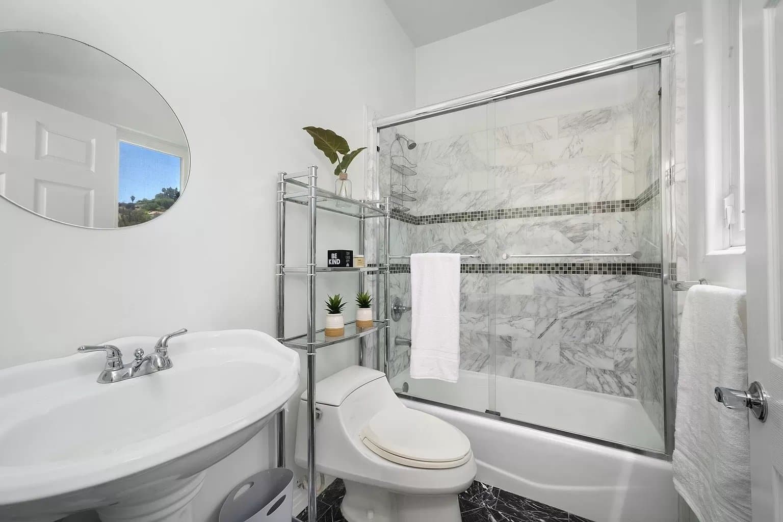 Sherman oaks House: 15316 Del Gado Drive