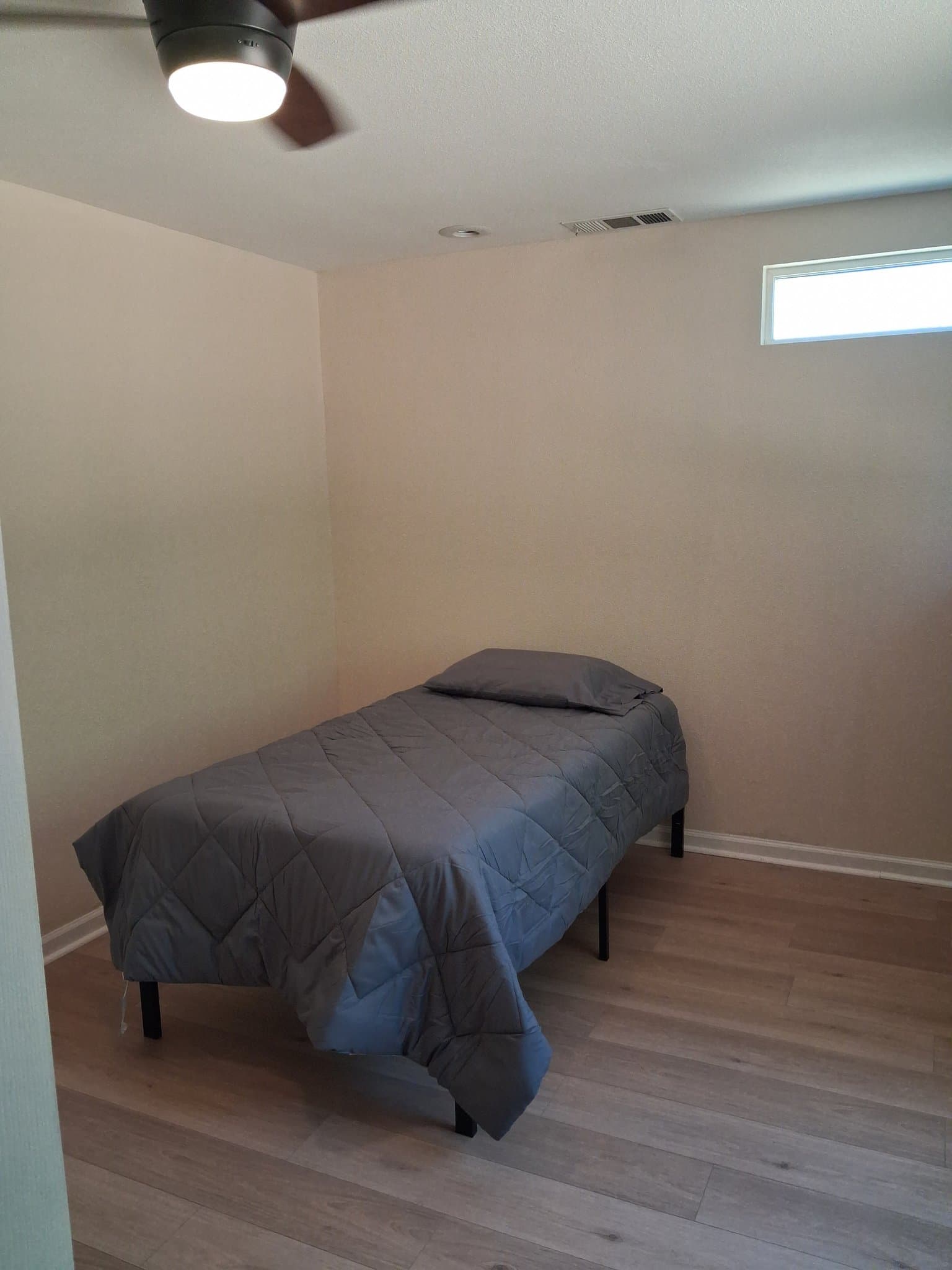 Rancho Cordova Single Room: 10500 Glenview Way