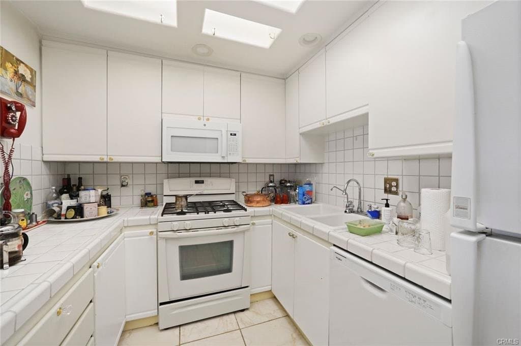 Los Angeles Townhome: 4477 Woodman Ave