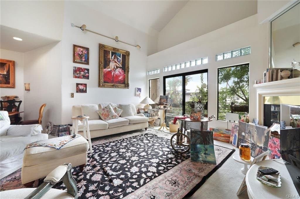 Los Angeles Townhome: 4477 Woodman Ave