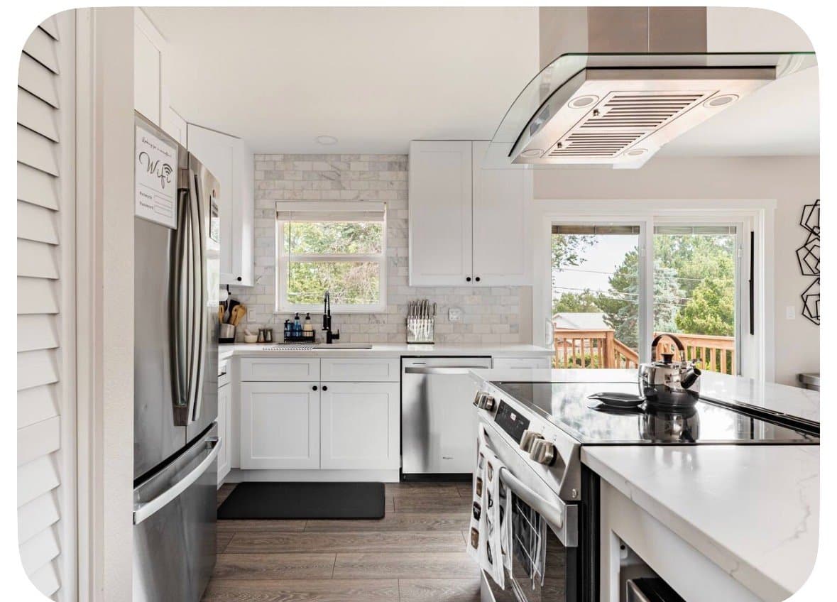 Denver House: 869 Douglas Dr