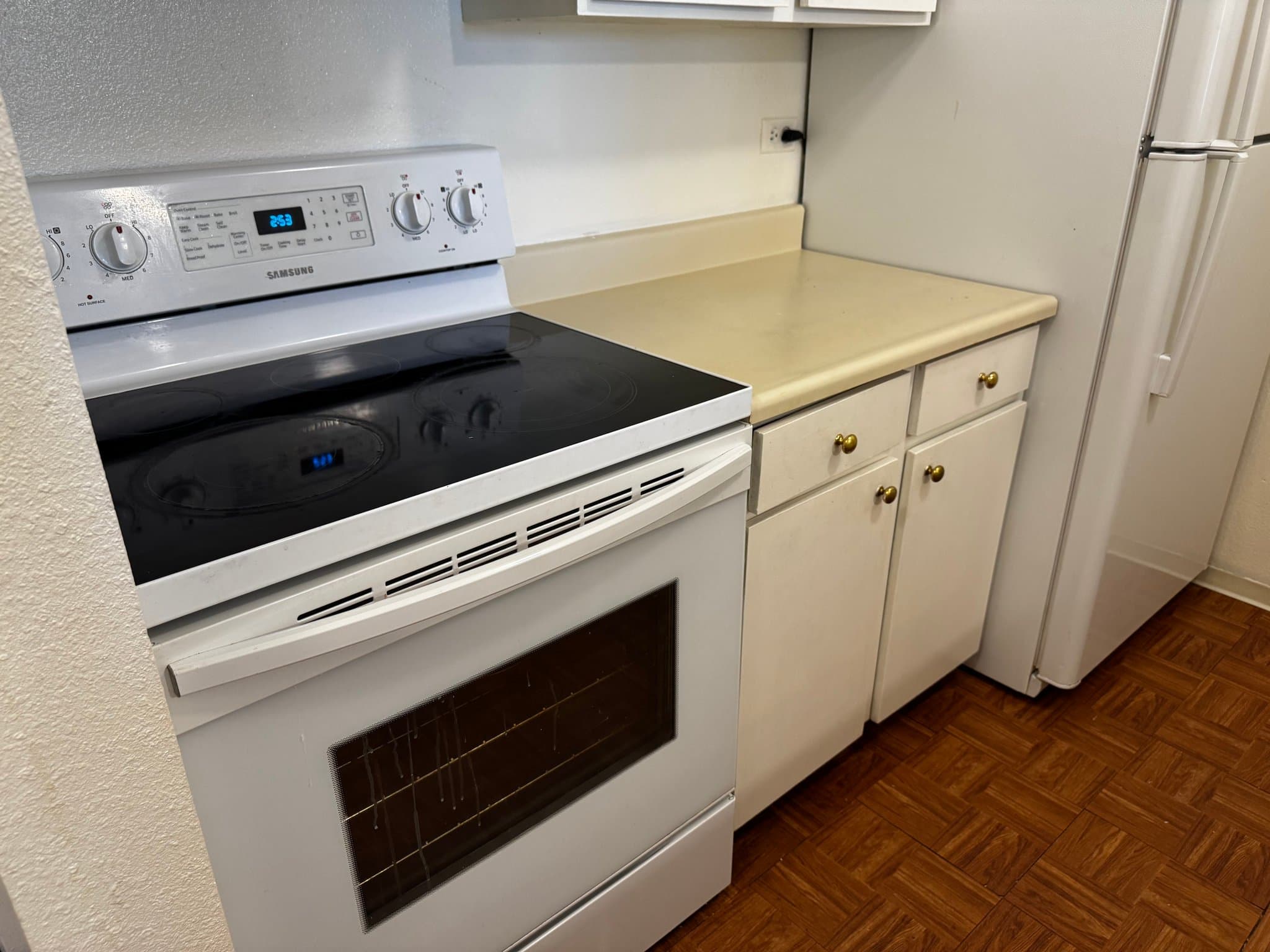 Aurora Condo: 2231 S Vaughn Way