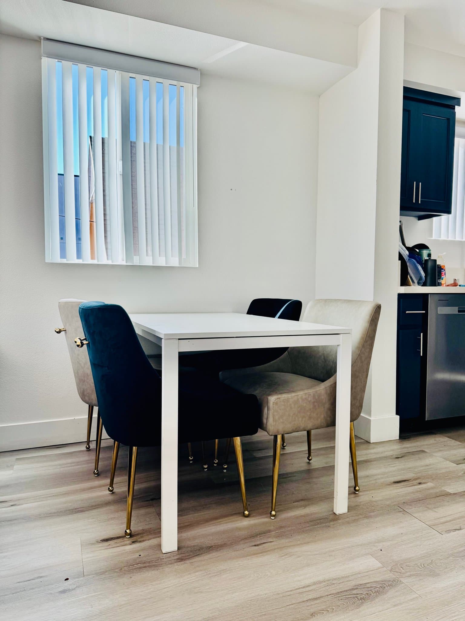 Los Angeles Single Room: 215 E 29th Street