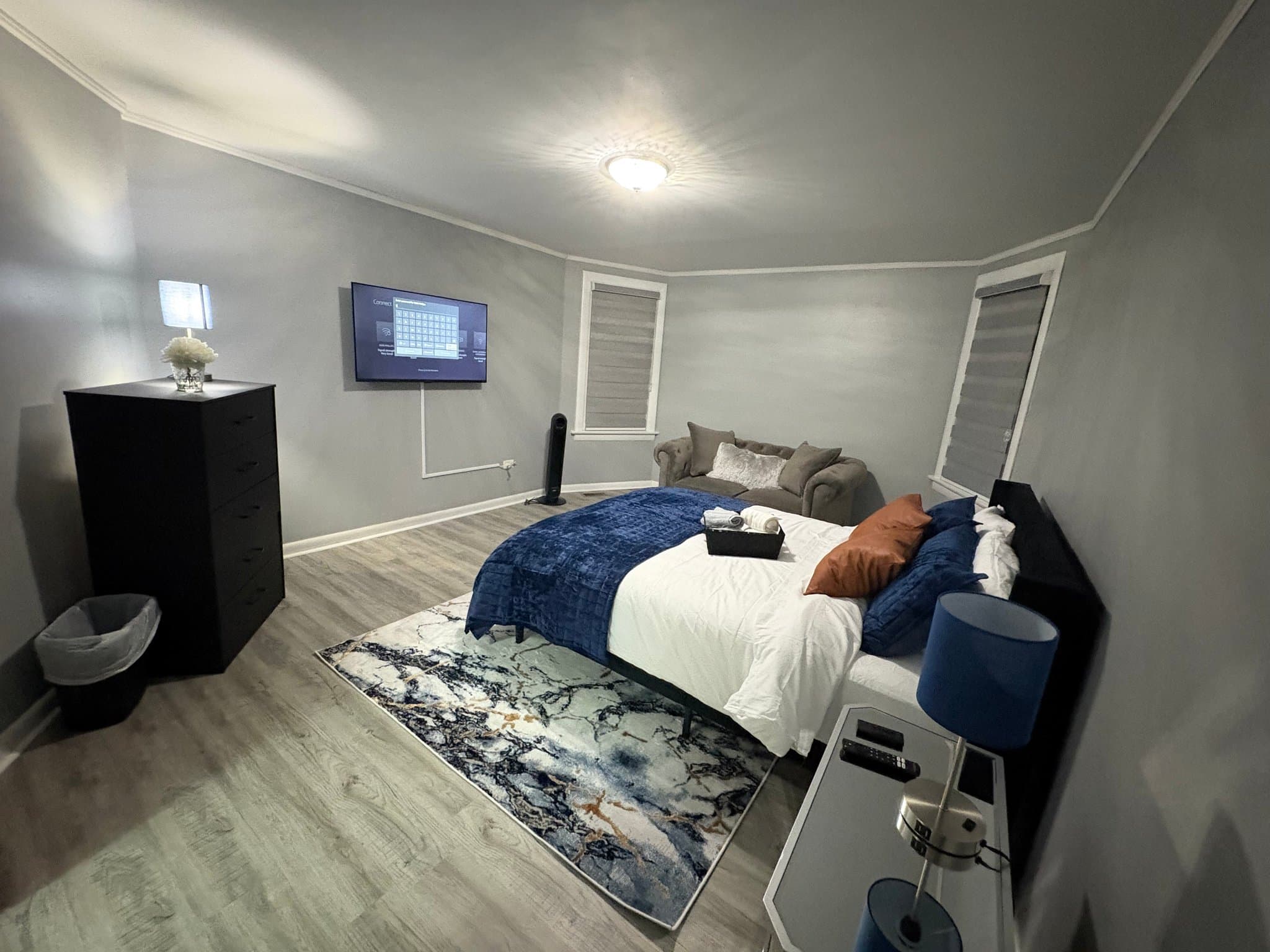 Chicago Apartment: 9206 S Phillips Ave