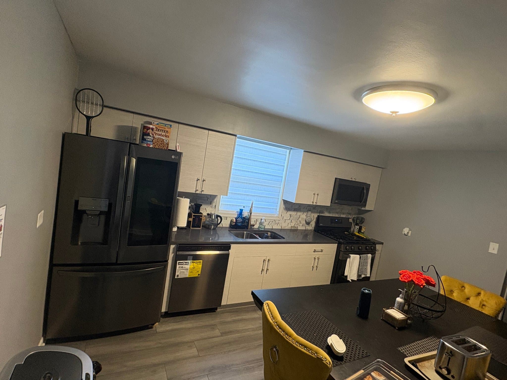Chicago Apartment: 9206 S Phillips Ave