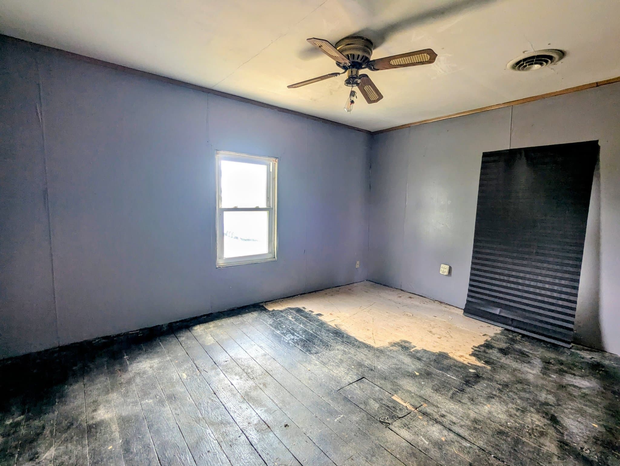 Hartford City House: 822 W Franklin St