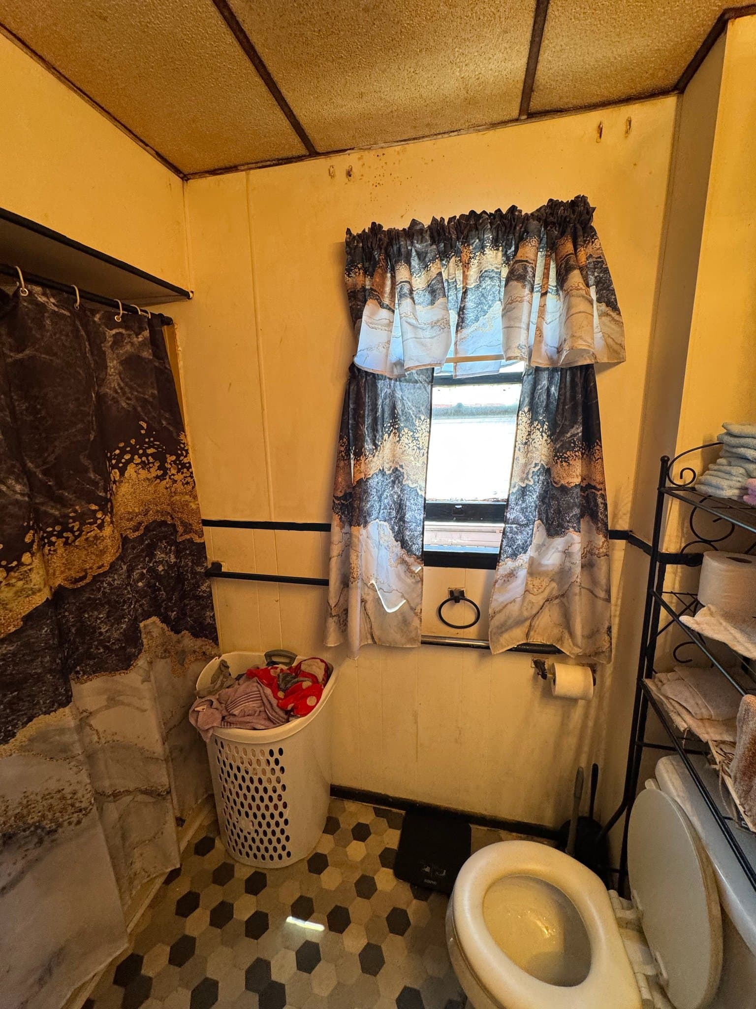 Saginaw House: 726 S 10th St