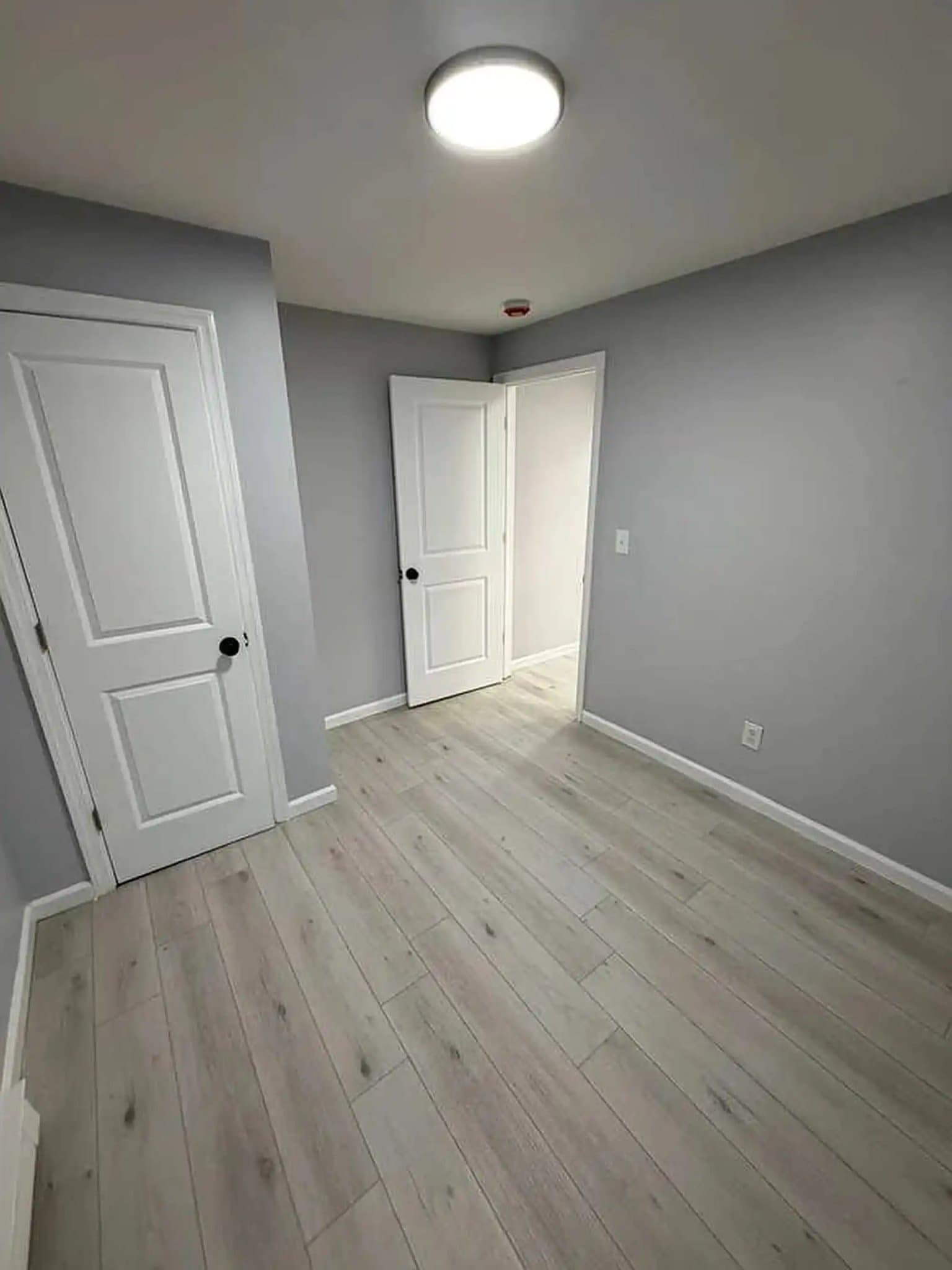 Newark Apartment: 32 Dayton St