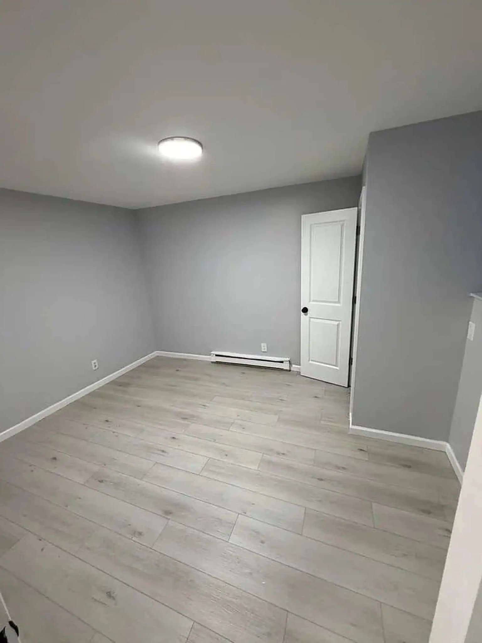 Newark Apartment: 32 Dayton St