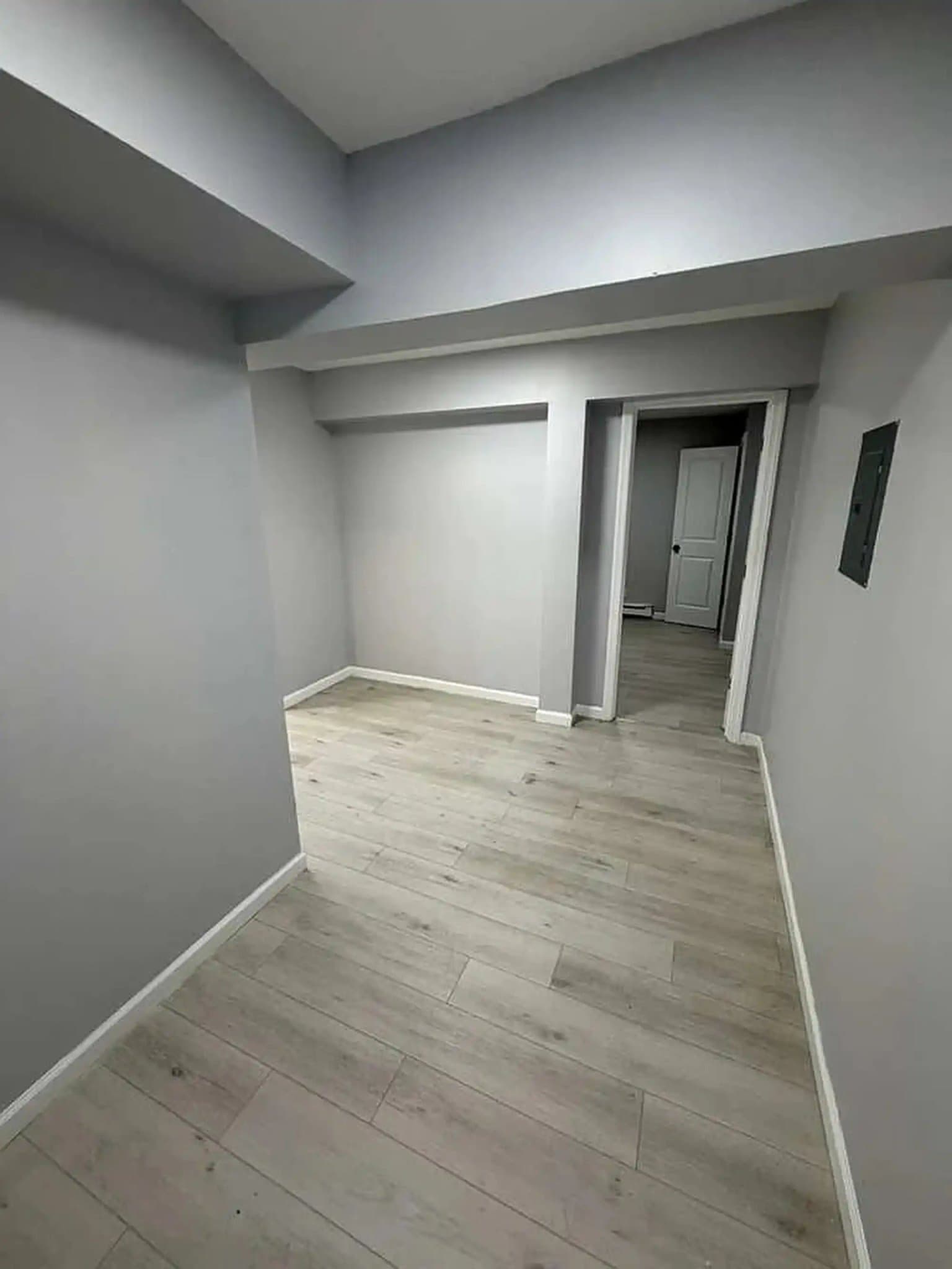 Newark Apartment: 32 Dayton St