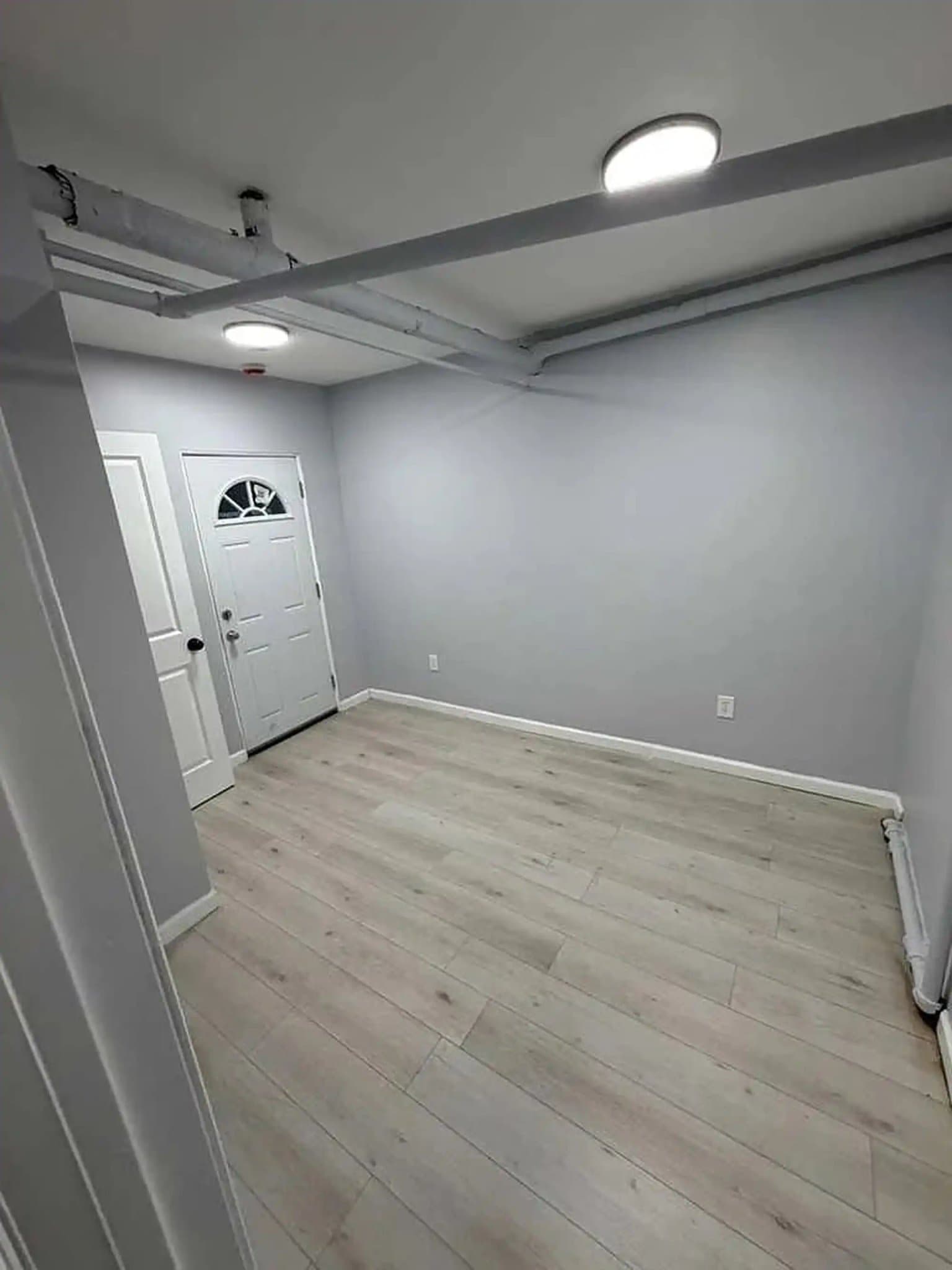 Newark Apartment: 32 Dayton St