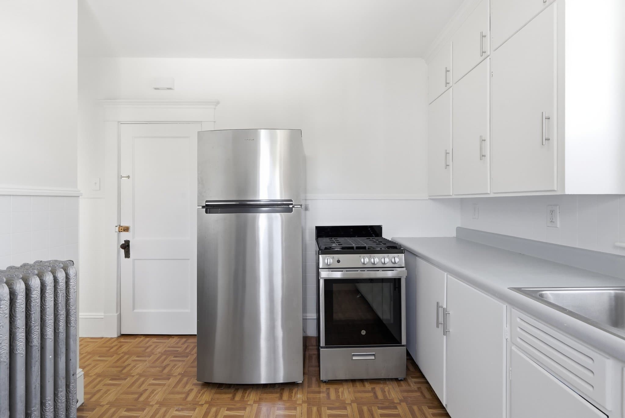 New Bedford Apartment: 21 James St