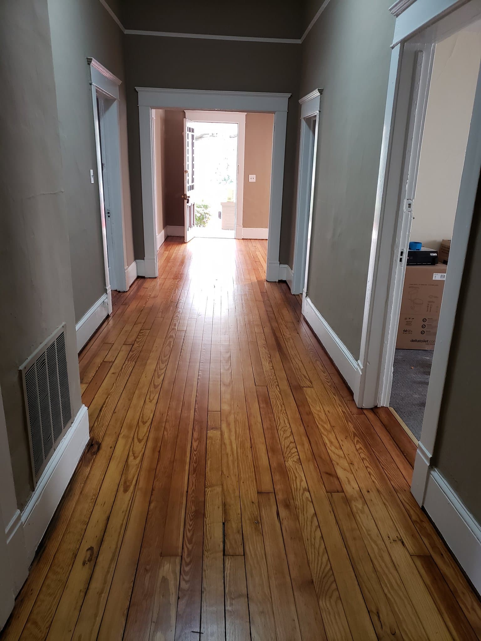 Atlanta House: 1042 McMillian St