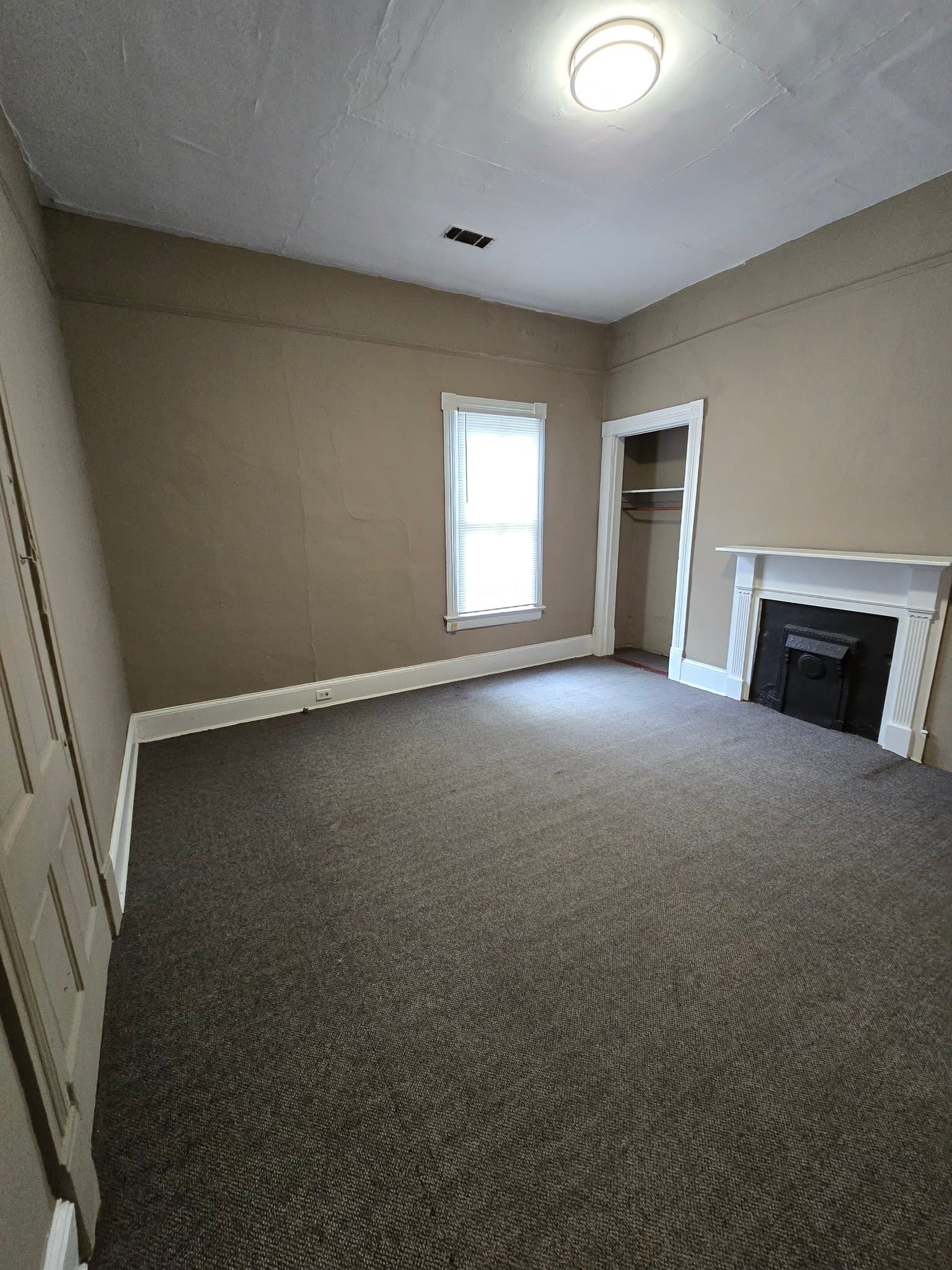 Atlanta House: 1042 McMillian St