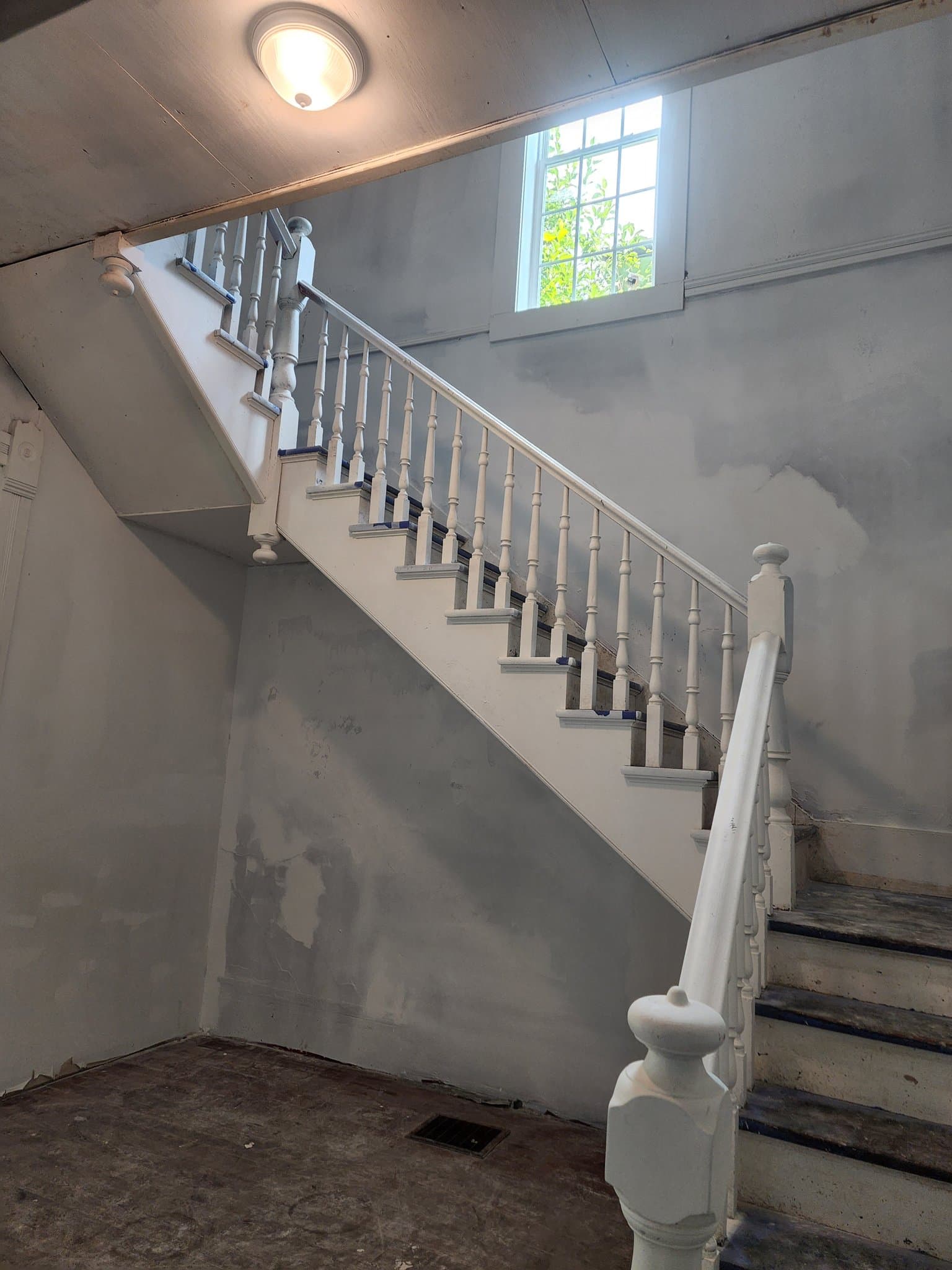 decatur House: 712 4th ave se
