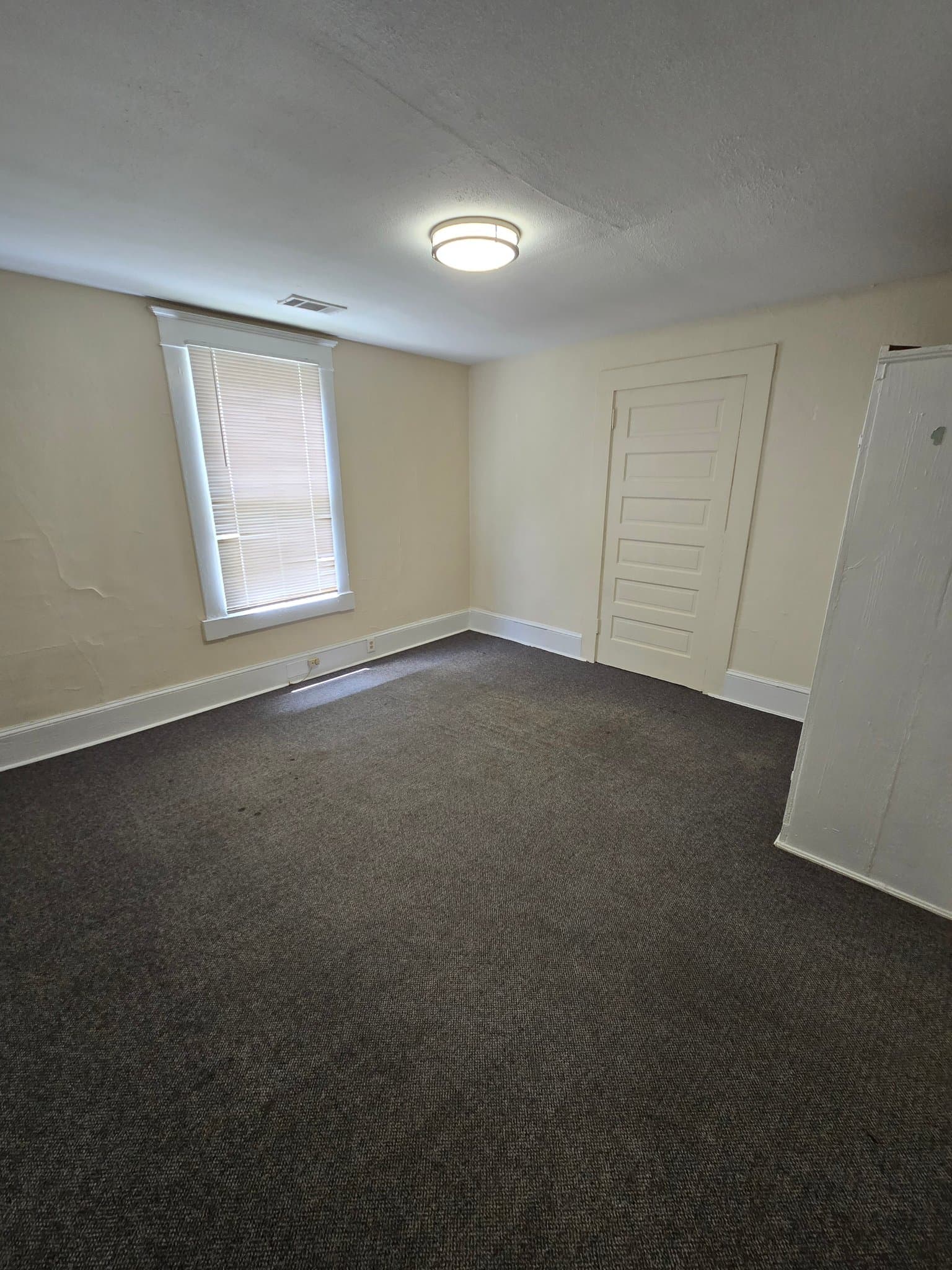 Atlanta House: 1042 McMillian St