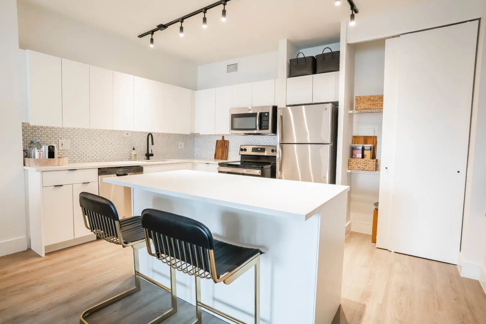 Chicago Condo: 33 E Chestnut