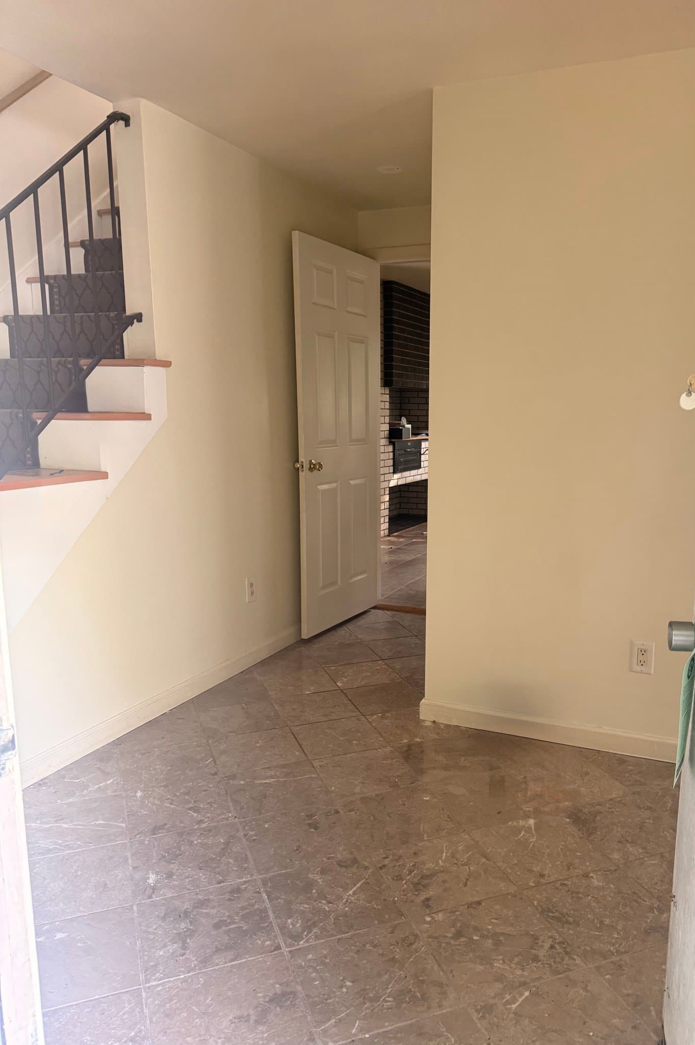 Lemont House: 323 Matilda Ave