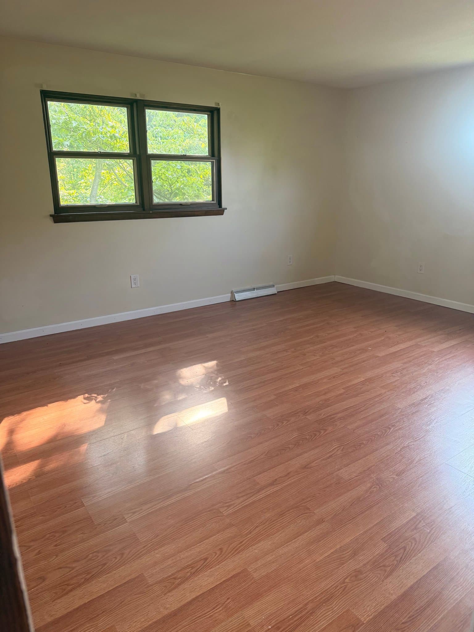 Lemont House: 323 Matilda Ave