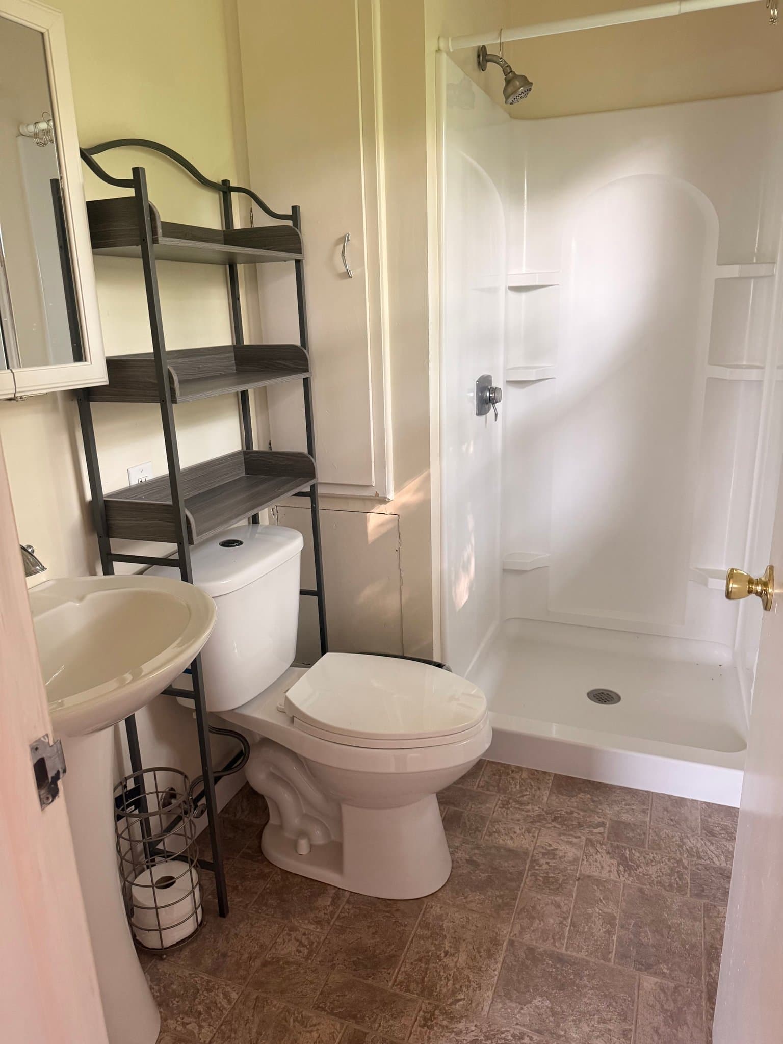 Lemont House: 323 Matilda Ave