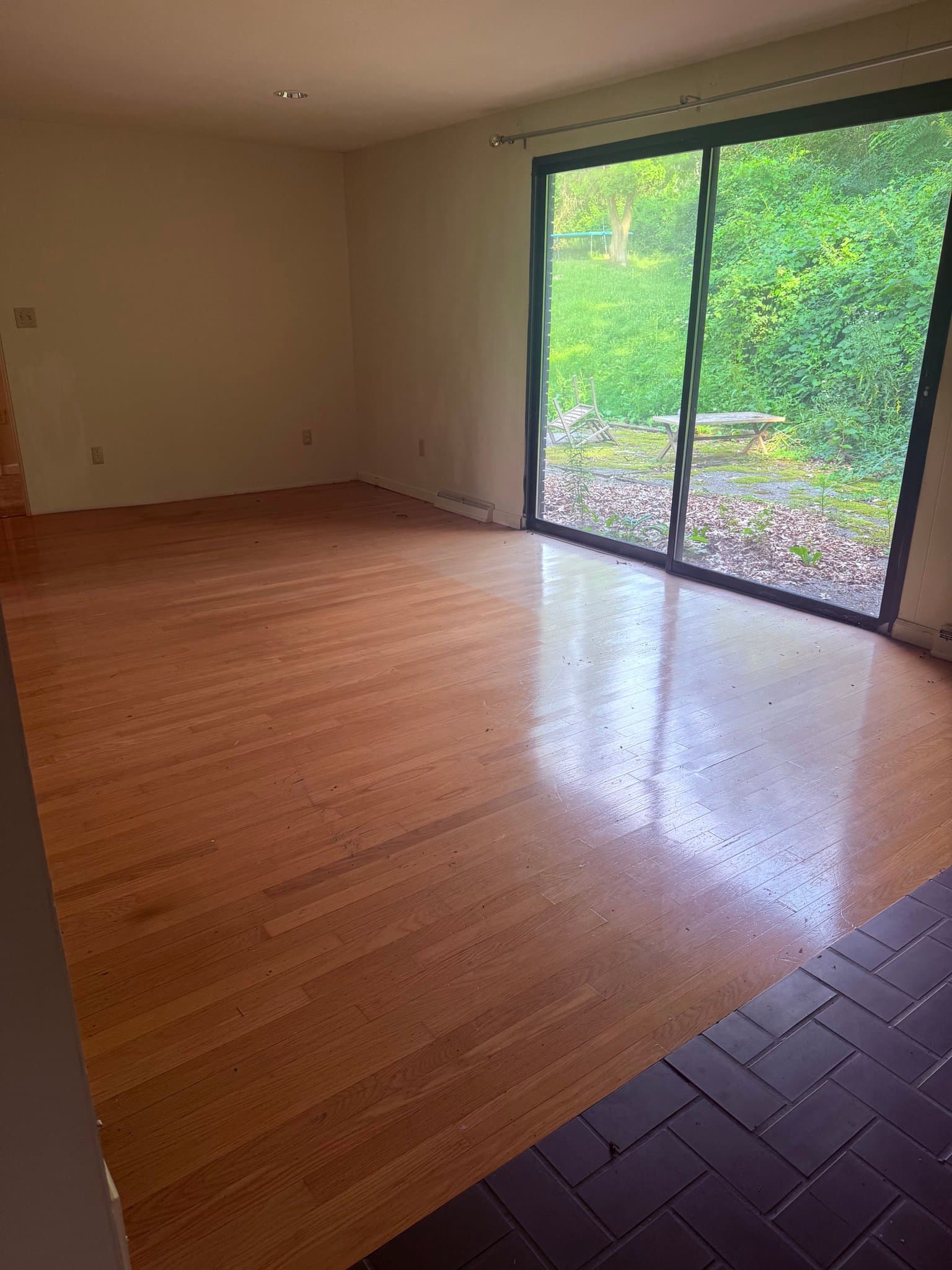 Lemont House: 323 Matilda Ave