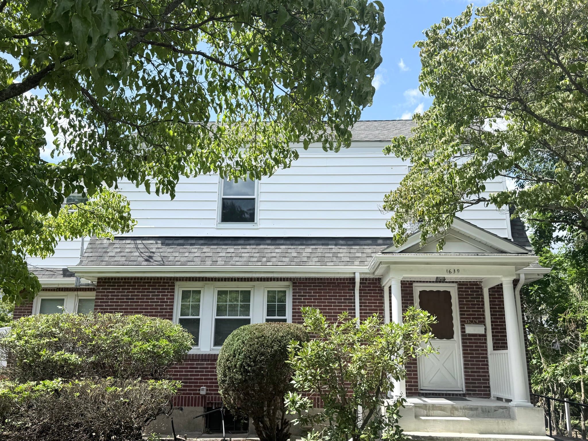 Newton House: 1639 Washington St