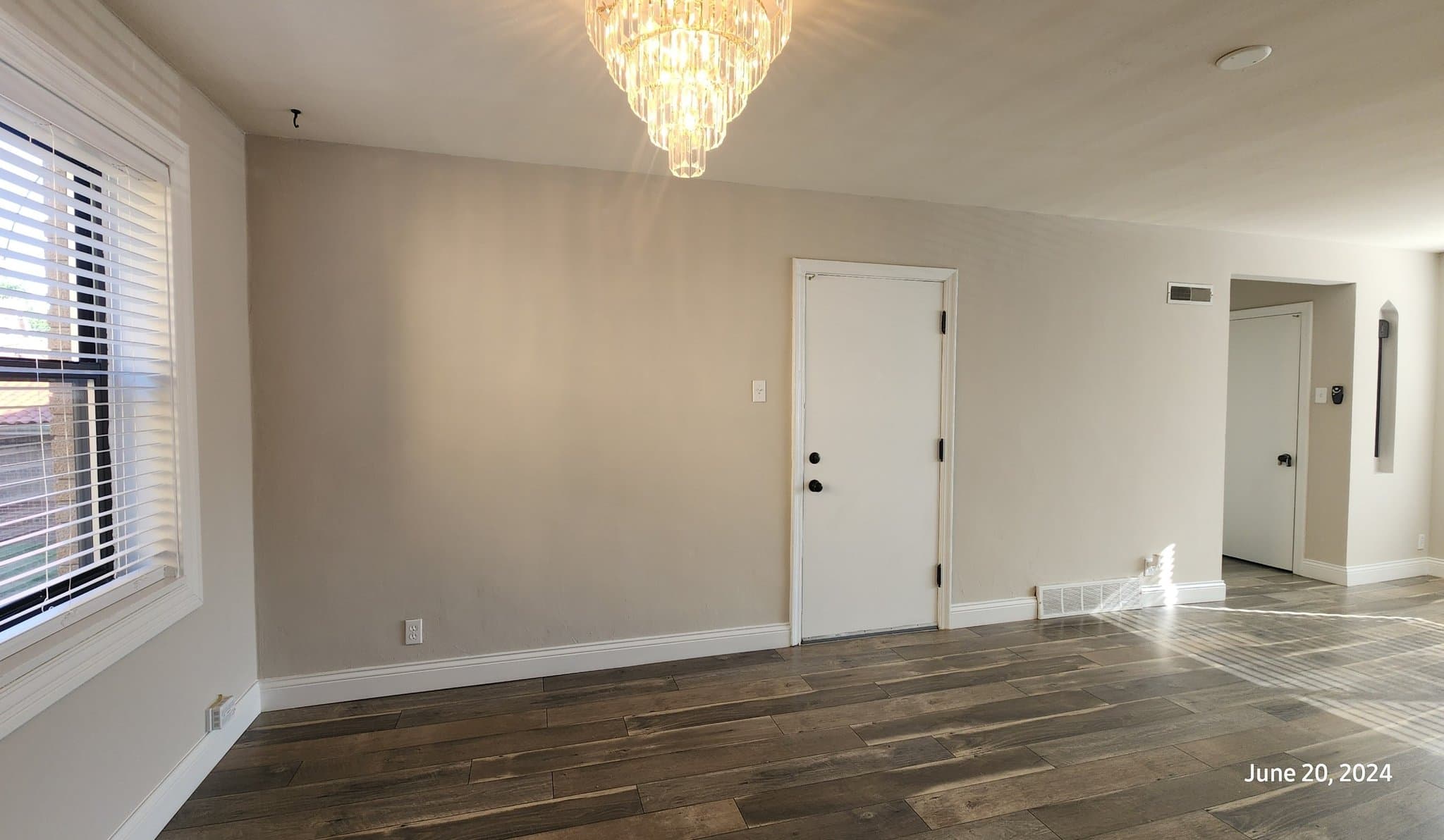 St Louis Apartment: 5878 Nottingham Ave.