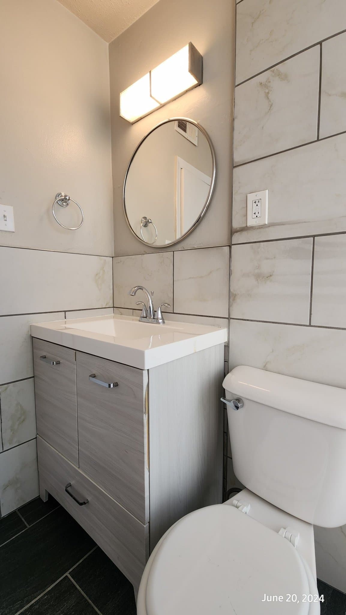 St Louis Apartment: 5878 Nottingham Ave.