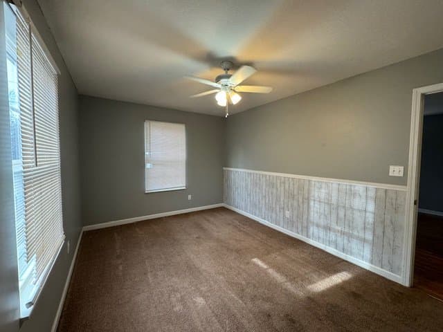 Knoxville House: 287 W Watt St