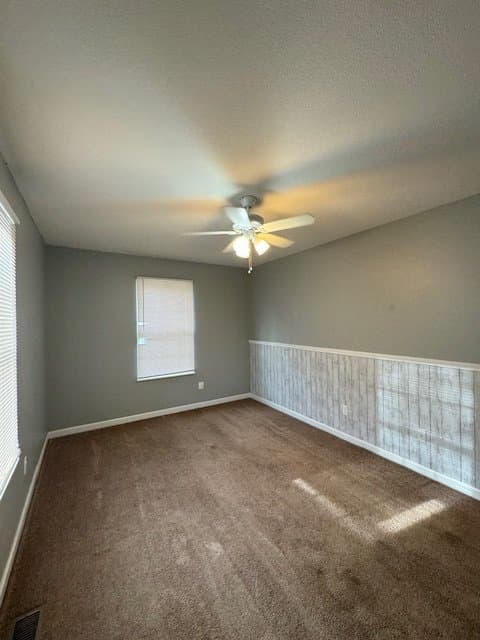 Knoxville House: 287 W Watt St