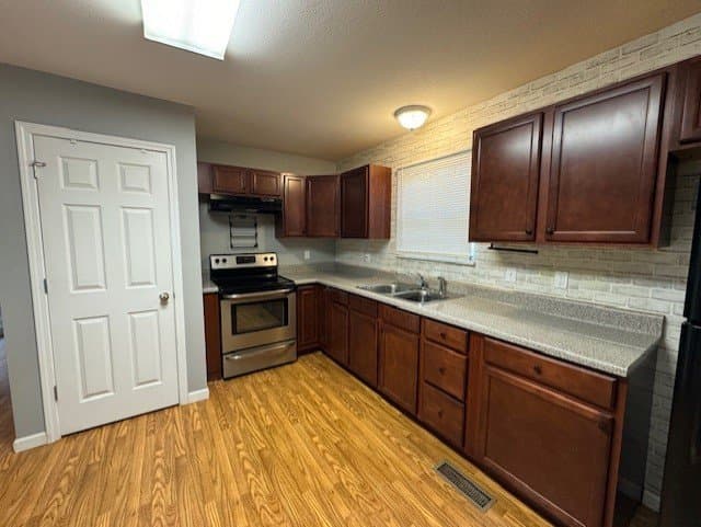 Knoxville House: 287 W Watt St