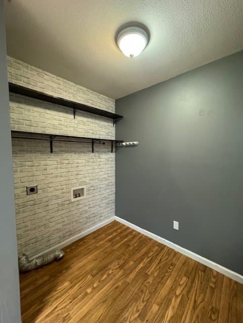 Knoxville House: 287 W Watt St