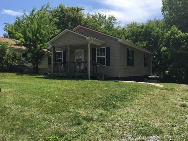Knoxville House: 287 W Watt St