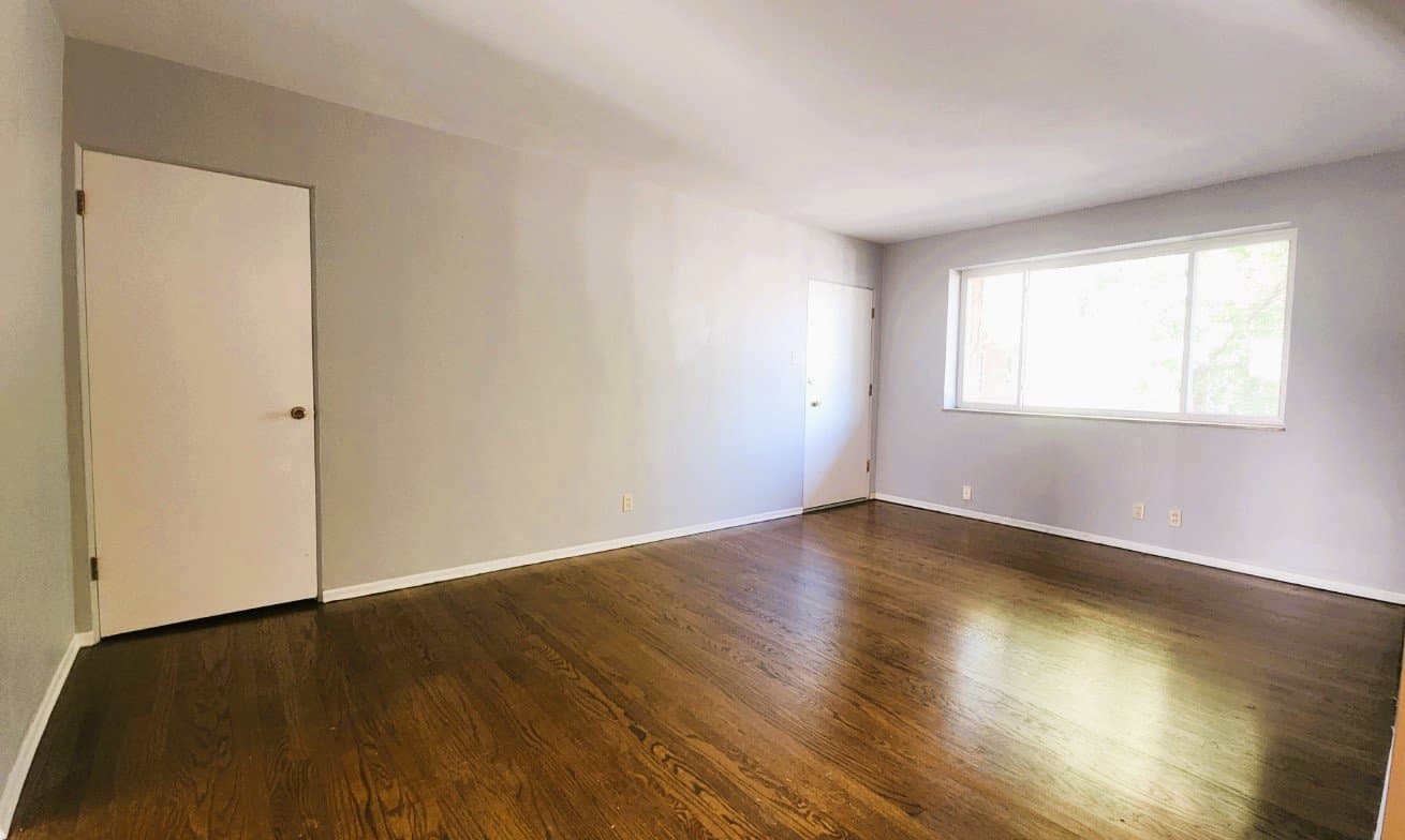 St Louis Apartment: 7876 Big Bend Blvd.