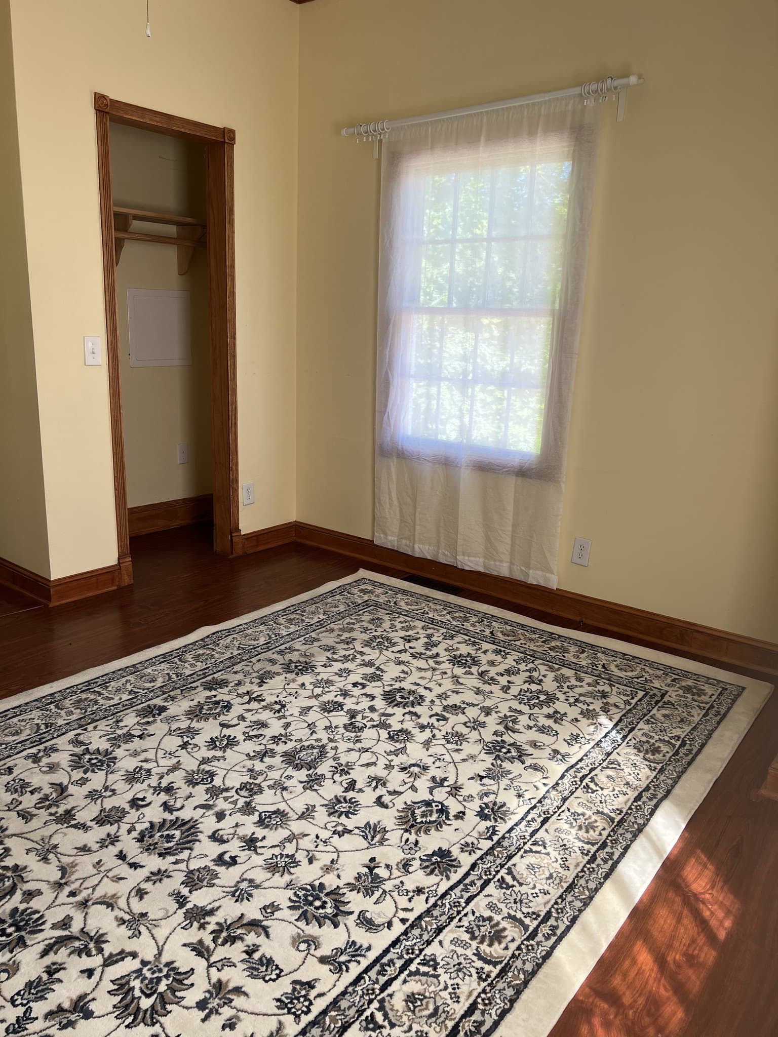 Richmond Single Room: 2500 Block Bainbridge st