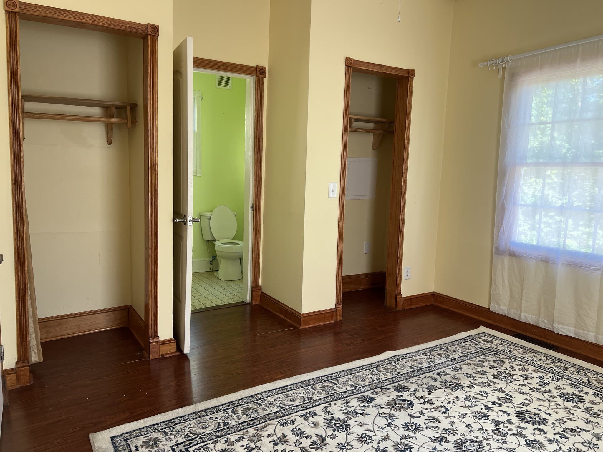 Richmond Single Room: 2500 Block Bainbridge st