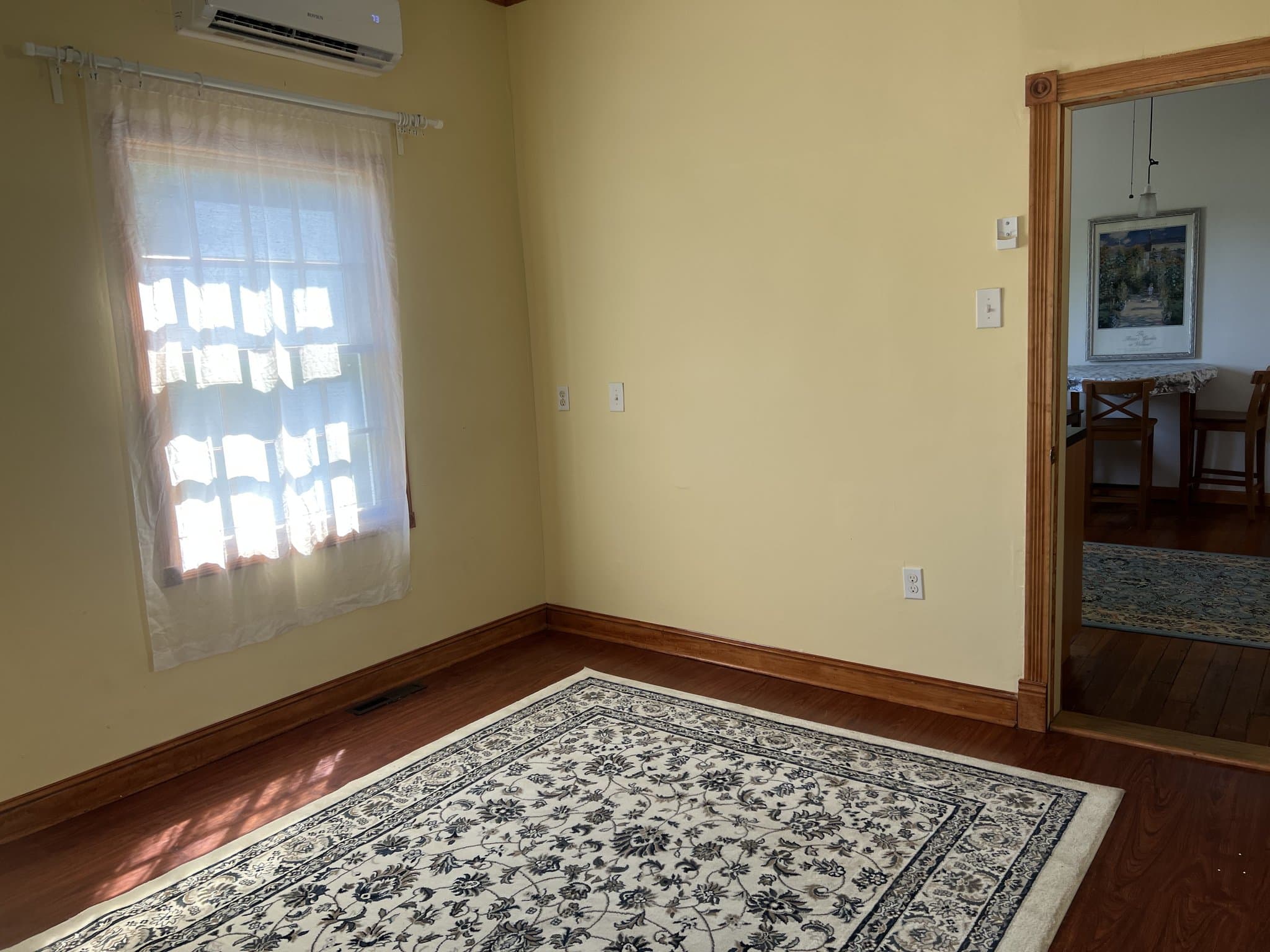 Richmond Single Room: 2500 Block Bainbridge st