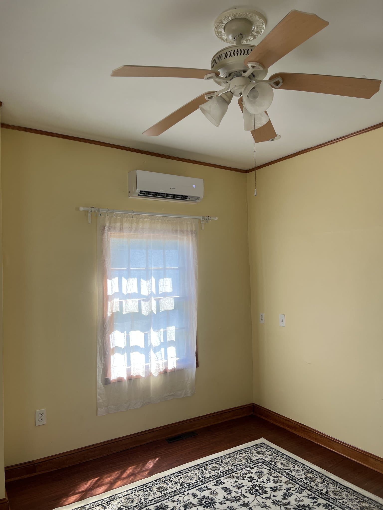 Richmond Single Room: 2500 Block Bainbridge st
