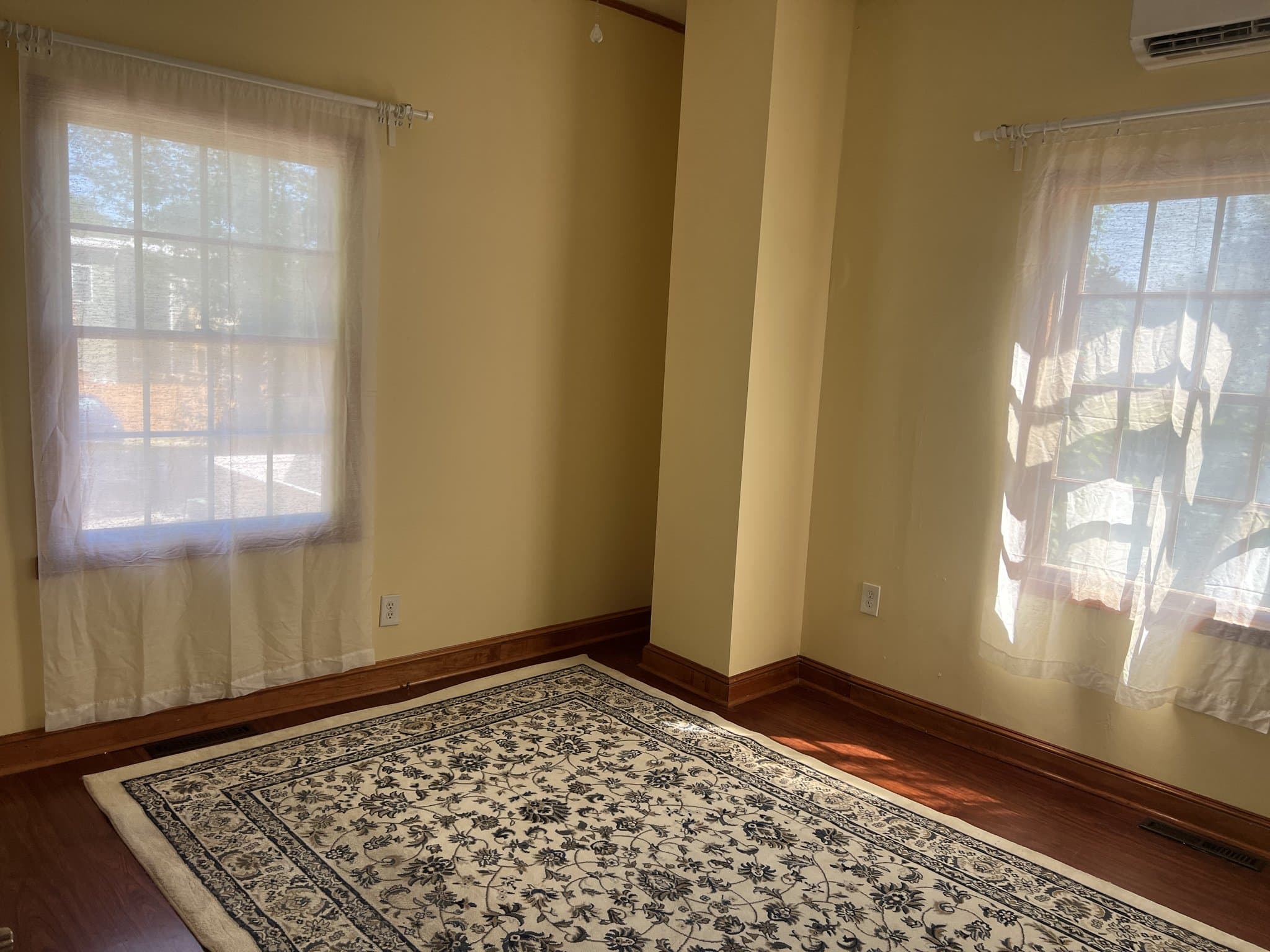 Richmond Single Room: 2500 Block Bainbridge st
