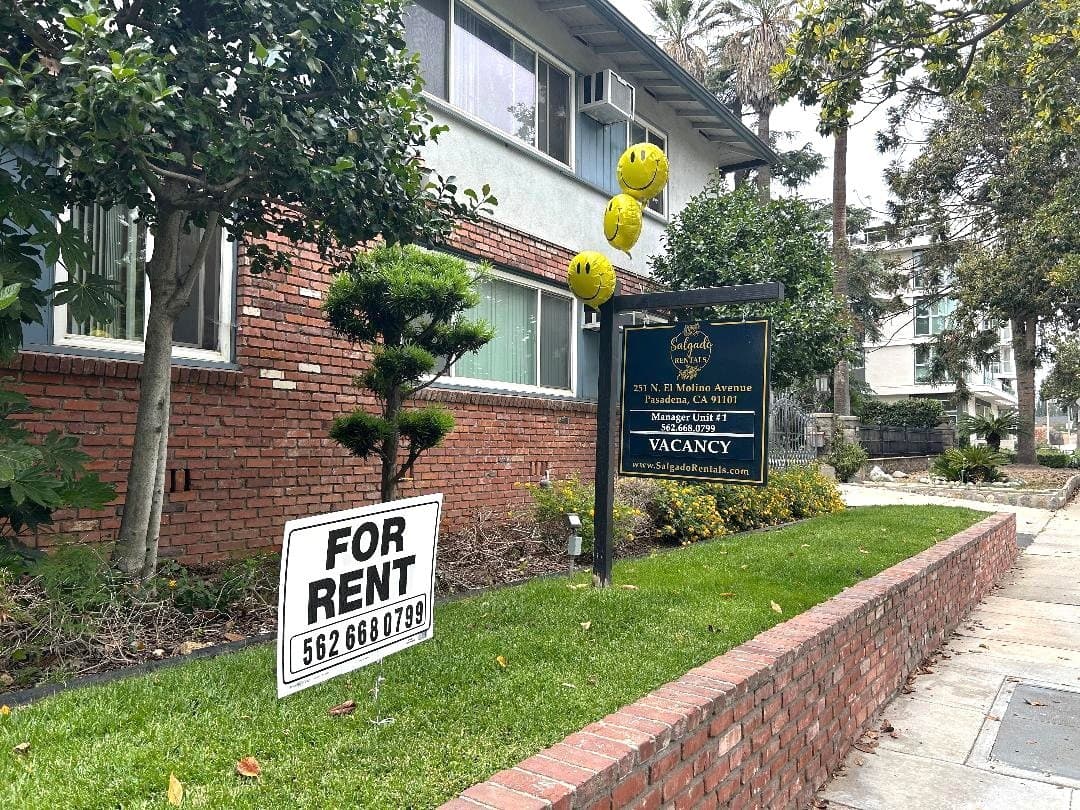 Pasadena Apartment: 251 N El Molino Ave