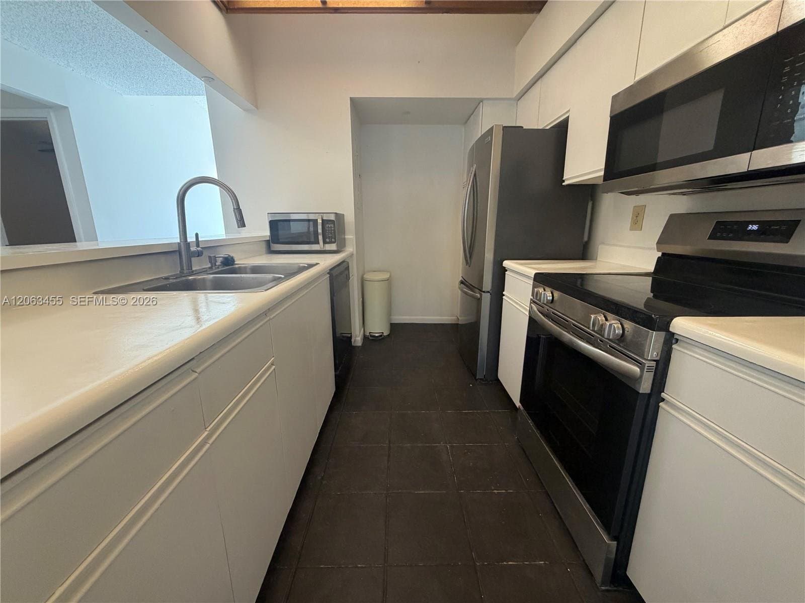 Pembroke Pines Townhome: 1172 NW 122 Ter