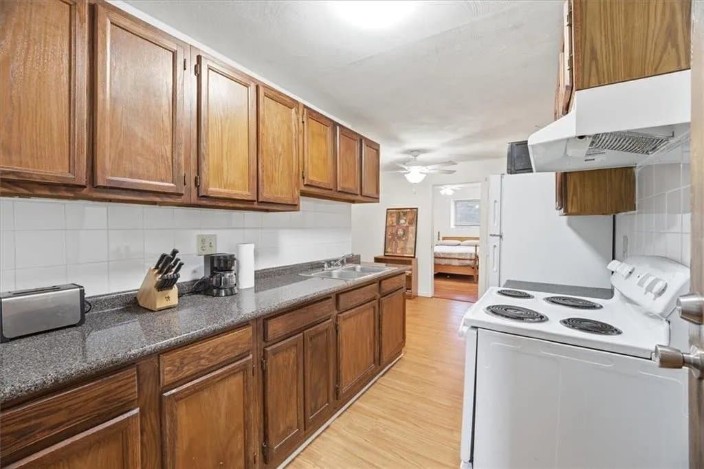 North Providence Apartment: 420 Woodward Rd