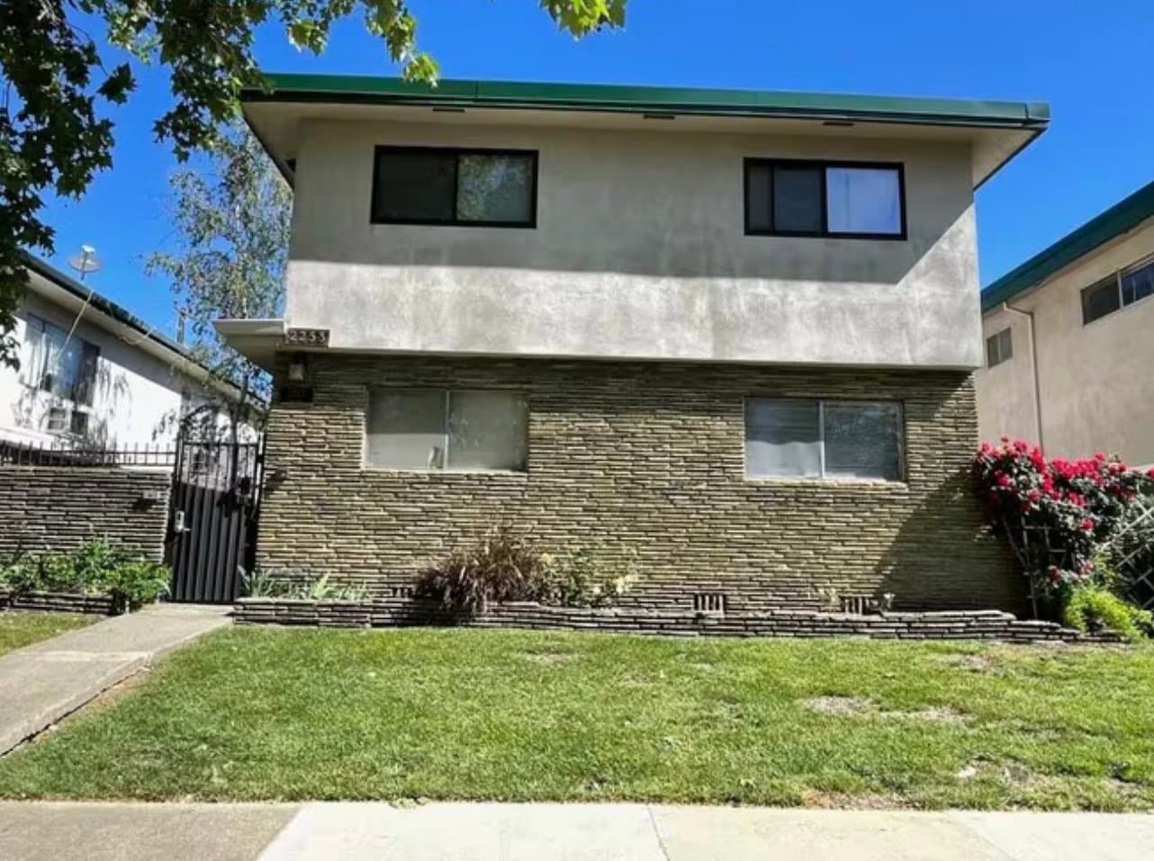 Sacramento House: 2253 2nd Avenue