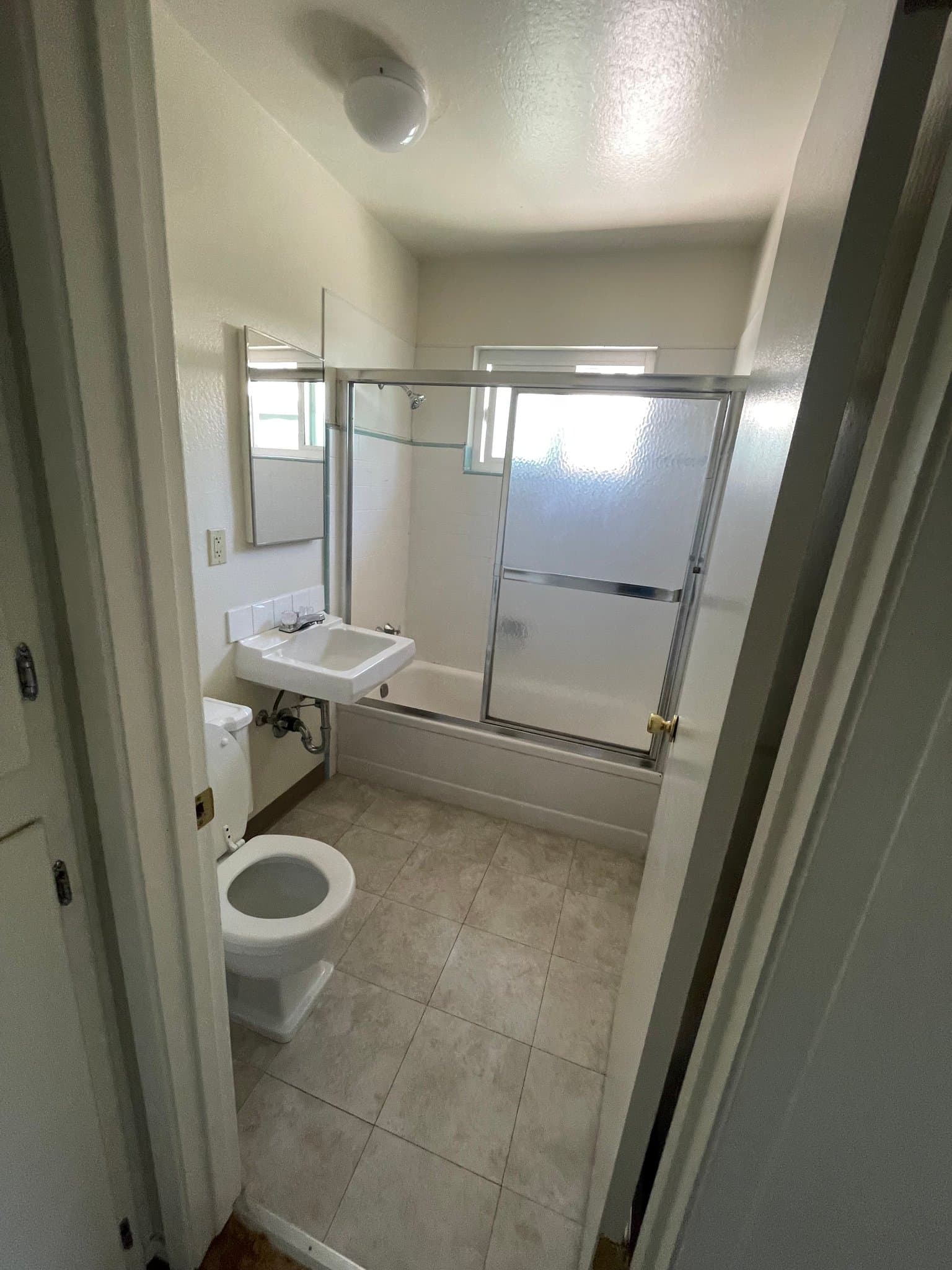 Sacramento House: 2253 2nd Avenue