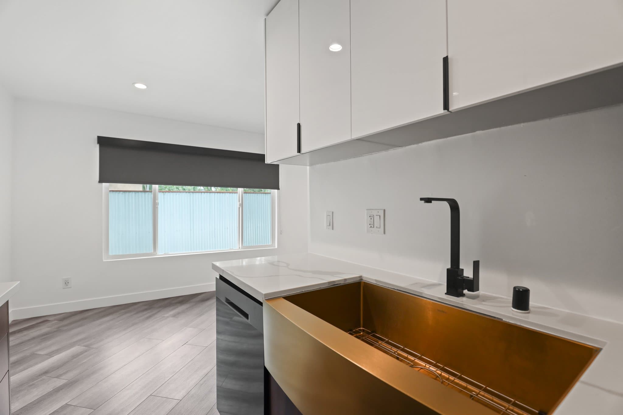 Los Angeles Apartment: 6307 Elgin Street