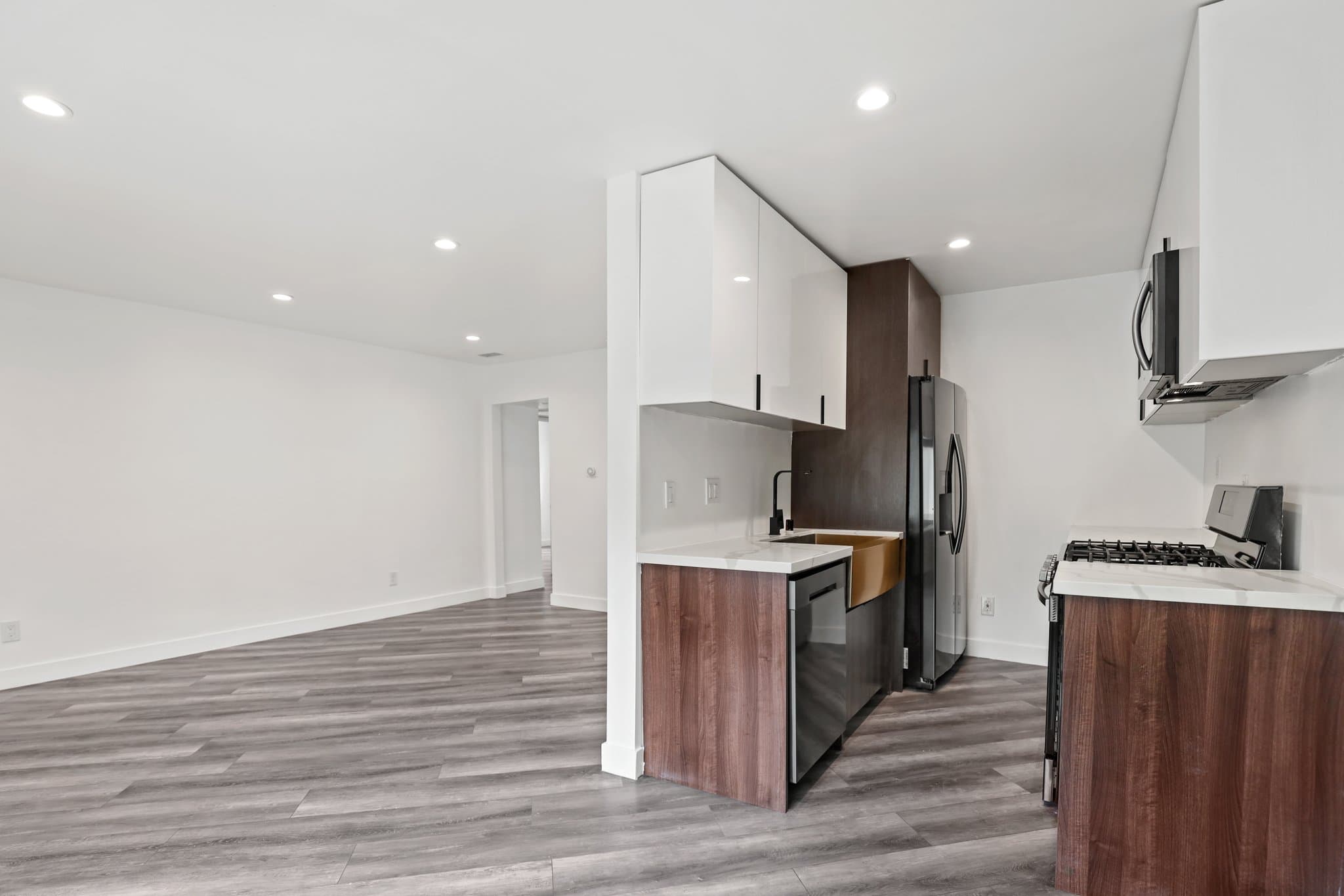 Los Angeles Apartment: 6307 Elgin Street
